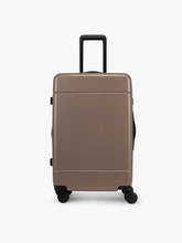 Hue Medium Luggage in Chocolate