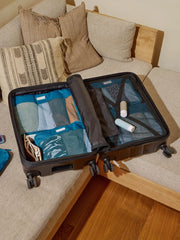 Evry Medium Luggage in Black