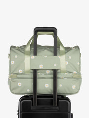 Stevyn Duffel Bag with Shoe Compartment in Daisy